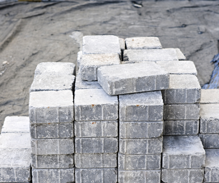 معلم تركيب انترلوك في ابوظبي 0504413493